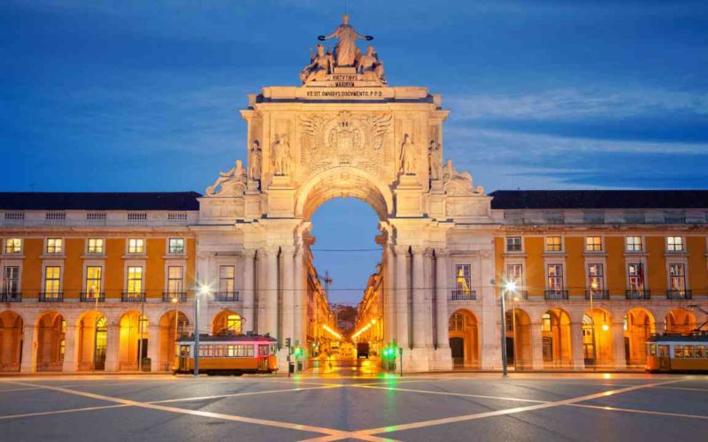 Get Lost in the Magic of Lisbon: 10 Must-Do Things That Will Make You Fall in Love With the City!