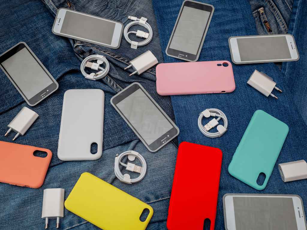 Selling Mobile Phone Accessories in lucknow