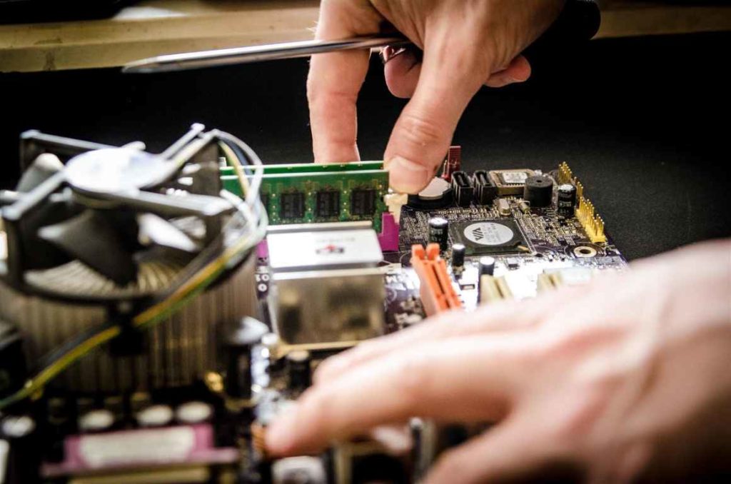 Start a computer repair business in delhi