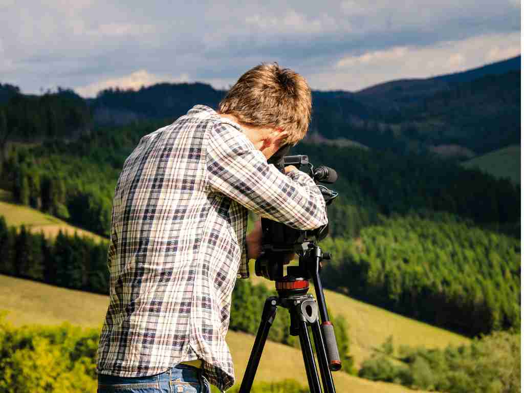 Become A Videographer and Record Natural Mountains Videos