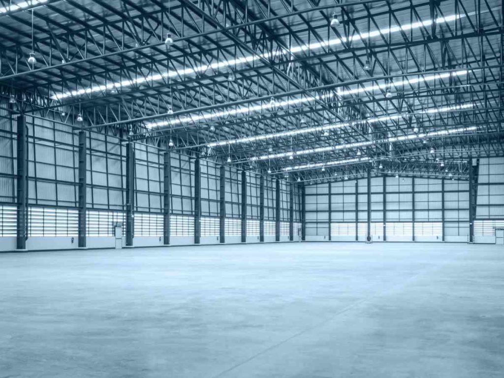 how many warehouse does amazon have